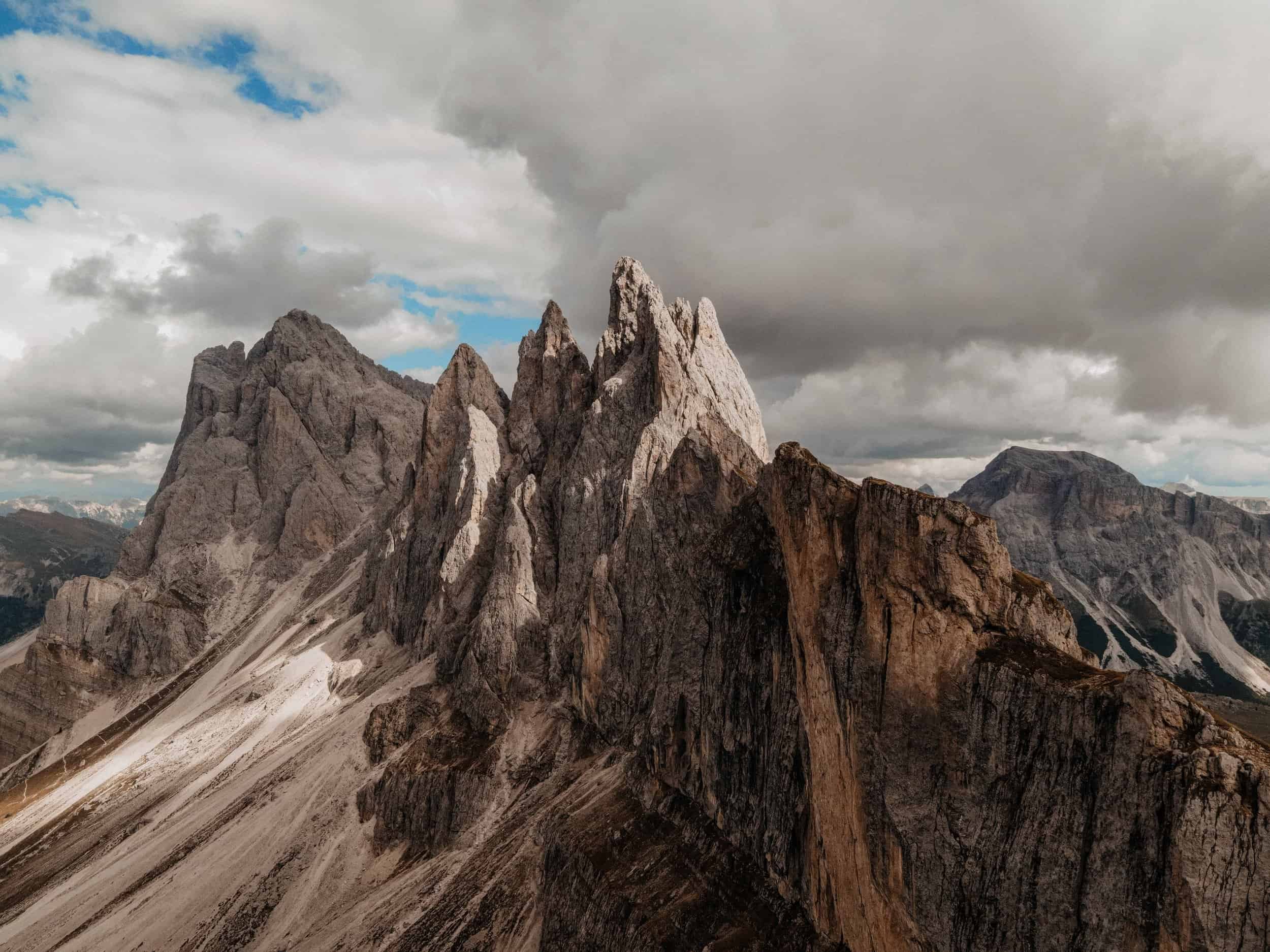 Tips for Avoiding Crowds for your Dolomites Elopement